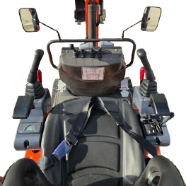 Puesto de conducción con asiento alto y joysticks piloto en la Rhinoceros XN13 Puesto de conducción con asiento alto y joysticks piloto en la Rhinoceros XN13